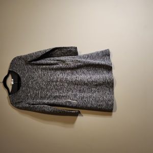 Gap gray dress with 2 zipper pockets size small.